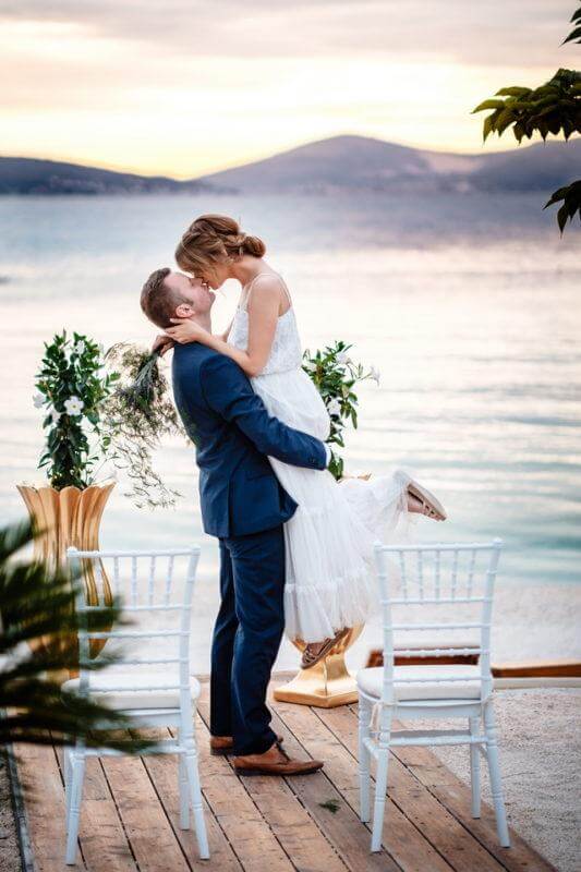 Brautpaar bei Hochzeit am Strand in Kroatien Heiraten Hochzeitslocation Location