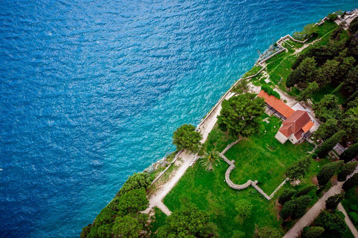 Locaion für Hochzeit im Park am Meer in Kroatien