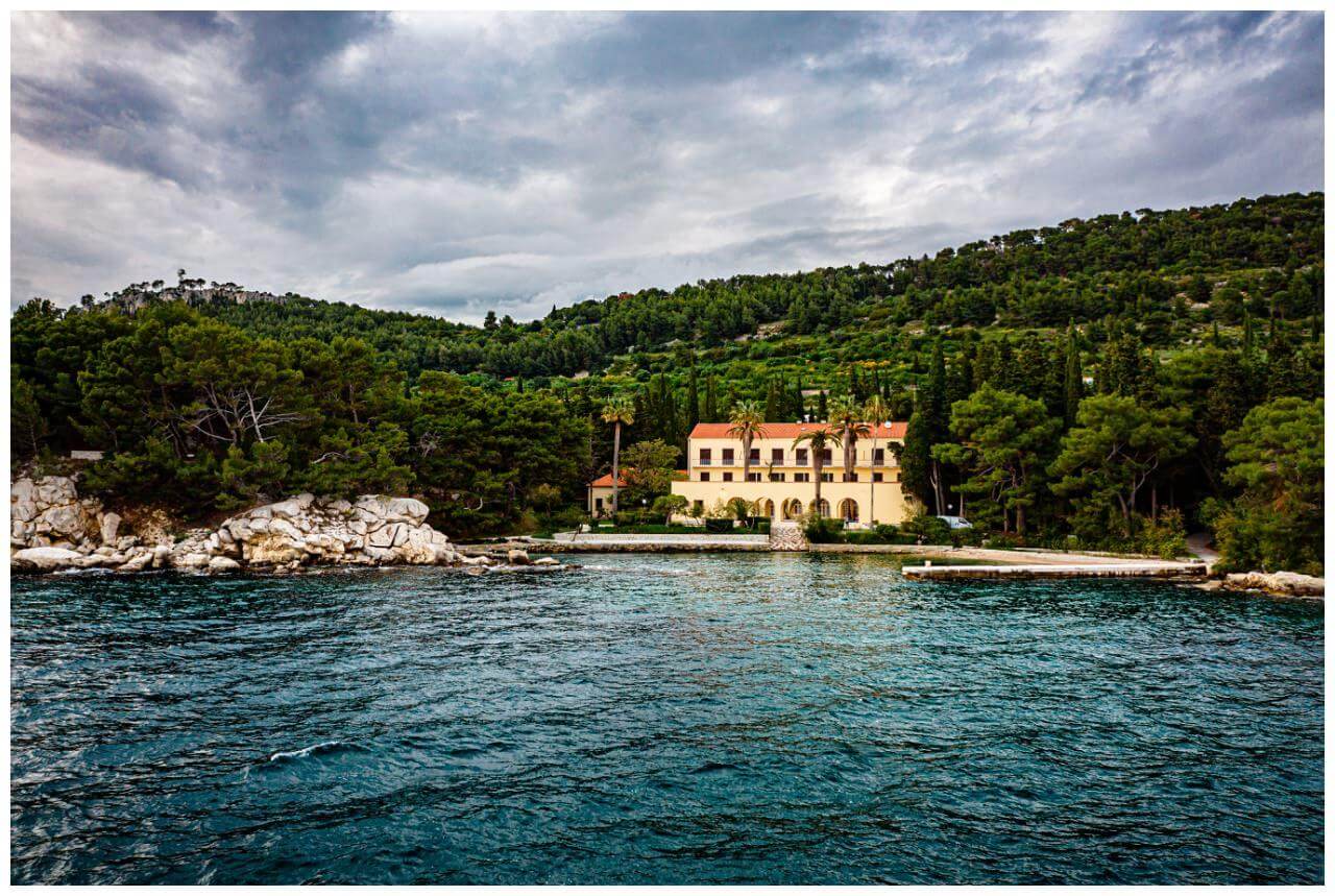 Einsame Villa am Meer in Kroatien
