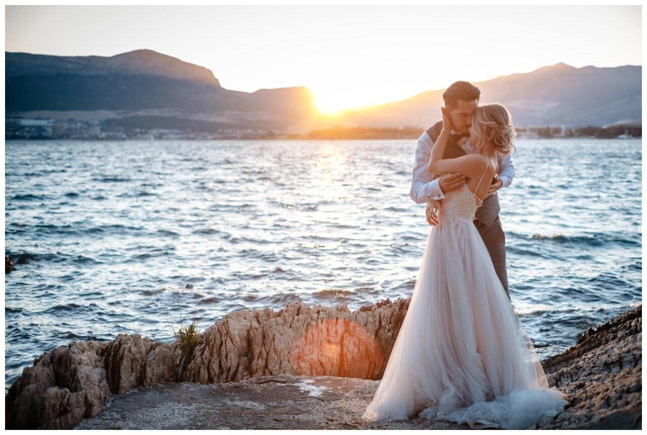 Brautpaar in Kroatien am Strand