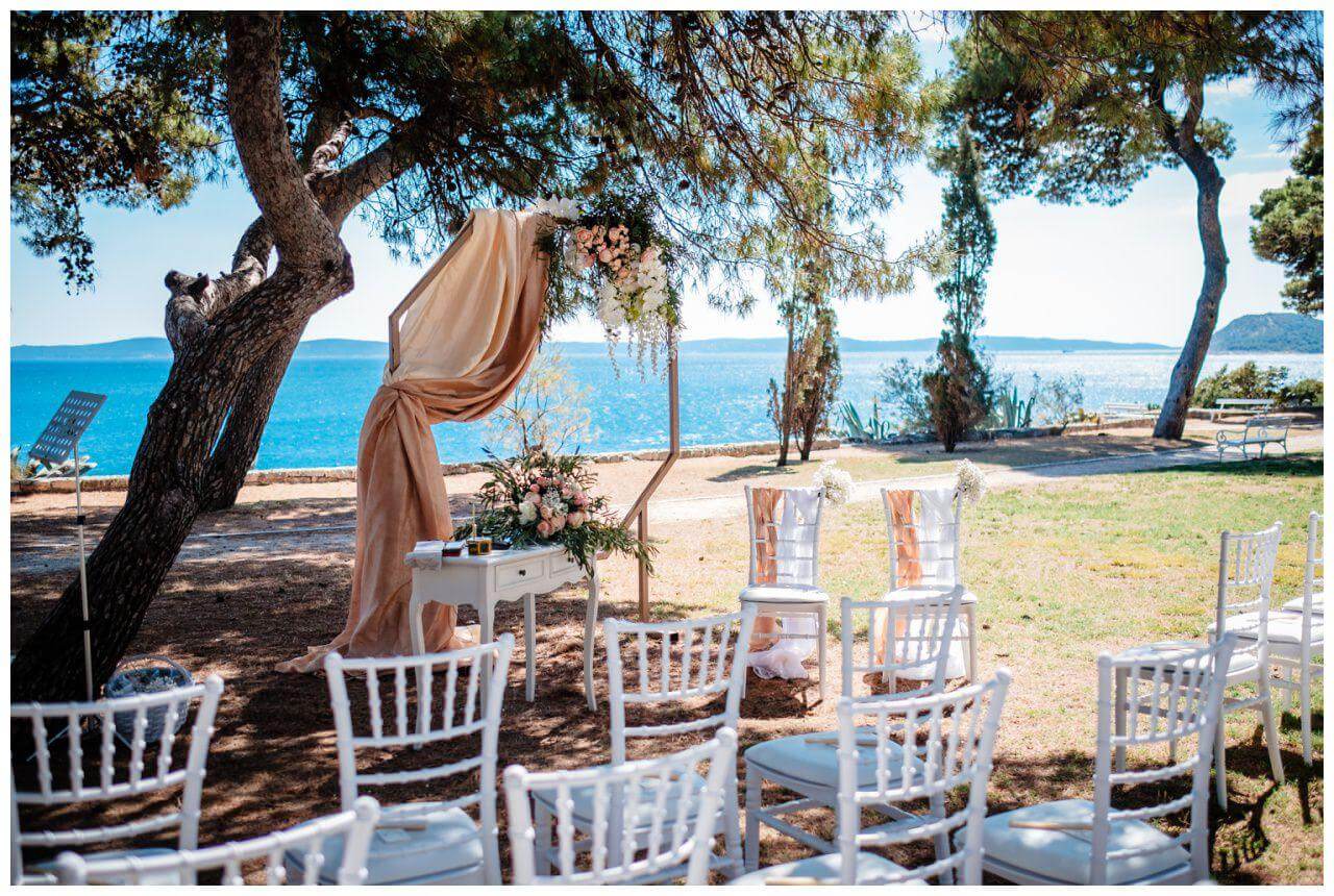 Hochzeitslocation in Kroatien im Park