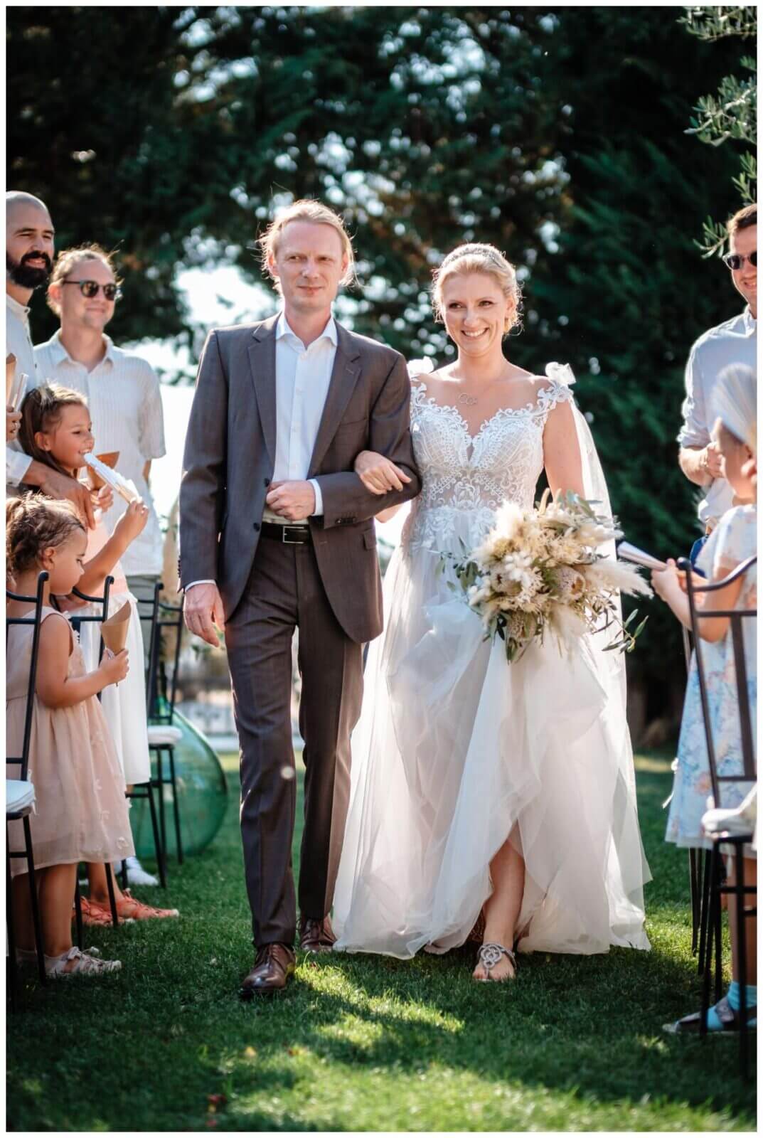 Einzug Braut freie Trauung Wedding Kroatien, wedding in croatia,hochzeitsplanerin kroatien, hochzeit in kroatien