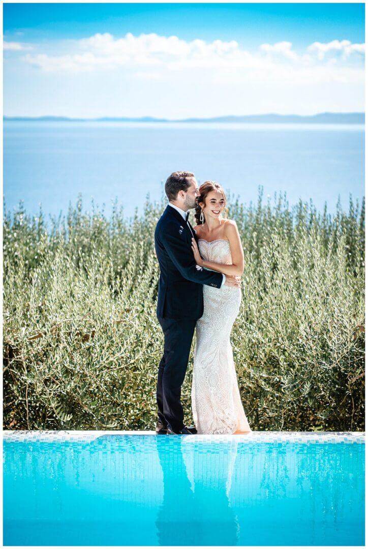 Brautpaar Shooting am Meer vor Pool Palmen Kroatien Wedding Kroatien, wedding in croatia,hochzeitsplanerin kroatien, hochzeit in kroatien