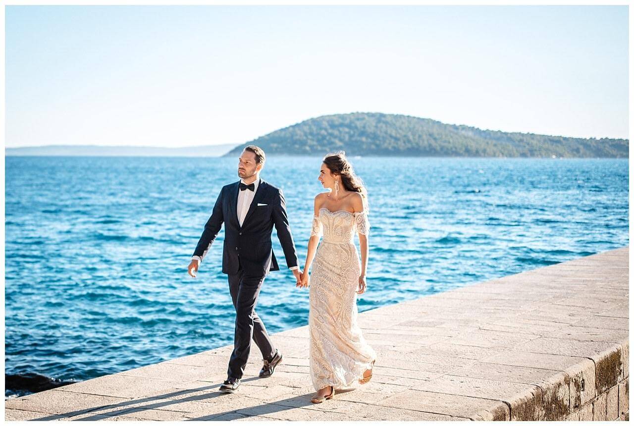 Hochzeitsfotografie Brautpaar Steg Real Wedding Kroatien, wedding in croatia,hochzeitsplanerin kroatien, hochzeit in kroatien