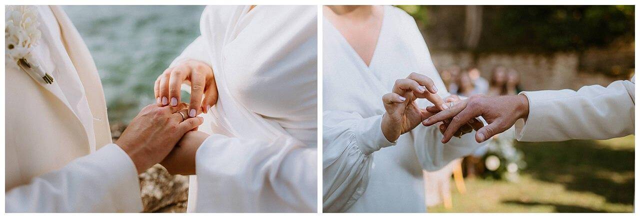 Braut und Bräutigam in weiß mit Eheringe bei ihrer Hochzeit in Istrien Kroatien