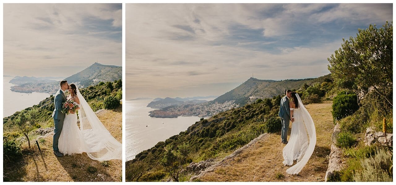 Brautpaar an Klippe mit Blick aufs Meer in Kroatien in der Stadt Dubrovnik