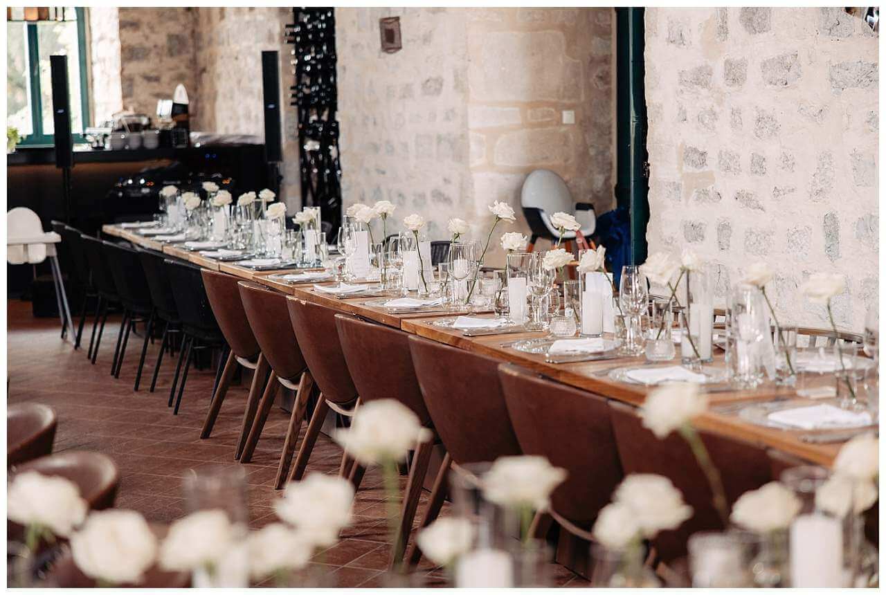 Tischdekoration bei Hochzeit in Kastell in Kroatien